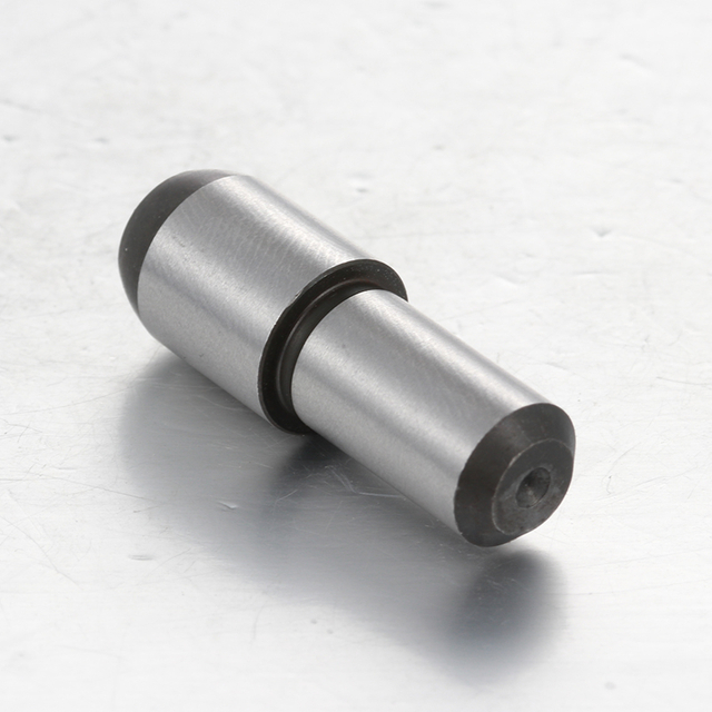 Spine di centraggio Diritte Foro passante maschiato Un'estremit&agrave; smussata Un'estremit&agrave; raggiata Tolleranza p6 THS